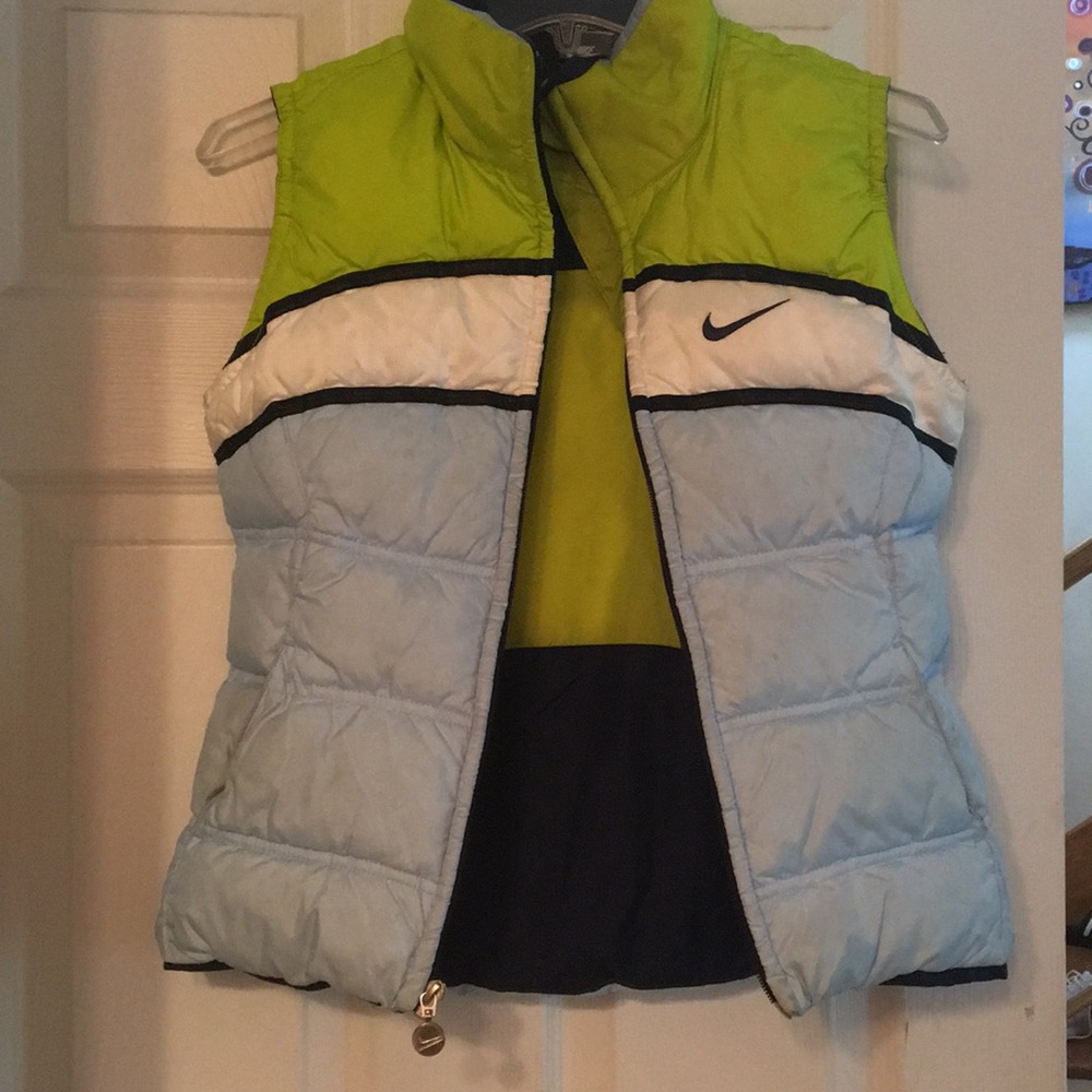 Girls large size 14 Nike vest.